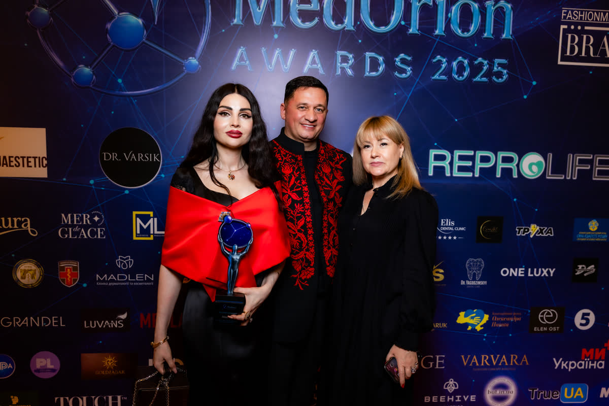 Лауреатка зі статуеткою MedOrion